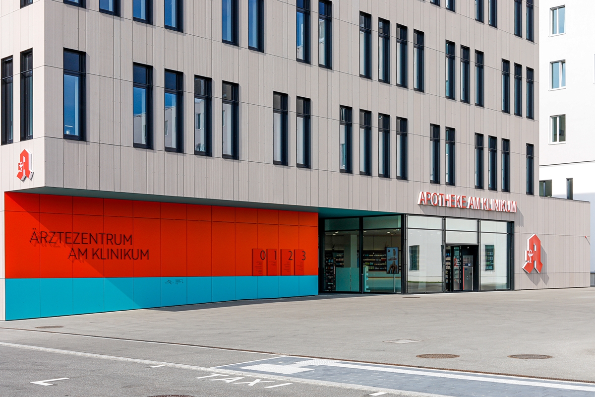Außenansicht der Apotheke am Klinikum Außenansicht der Apotheke am Klinikum